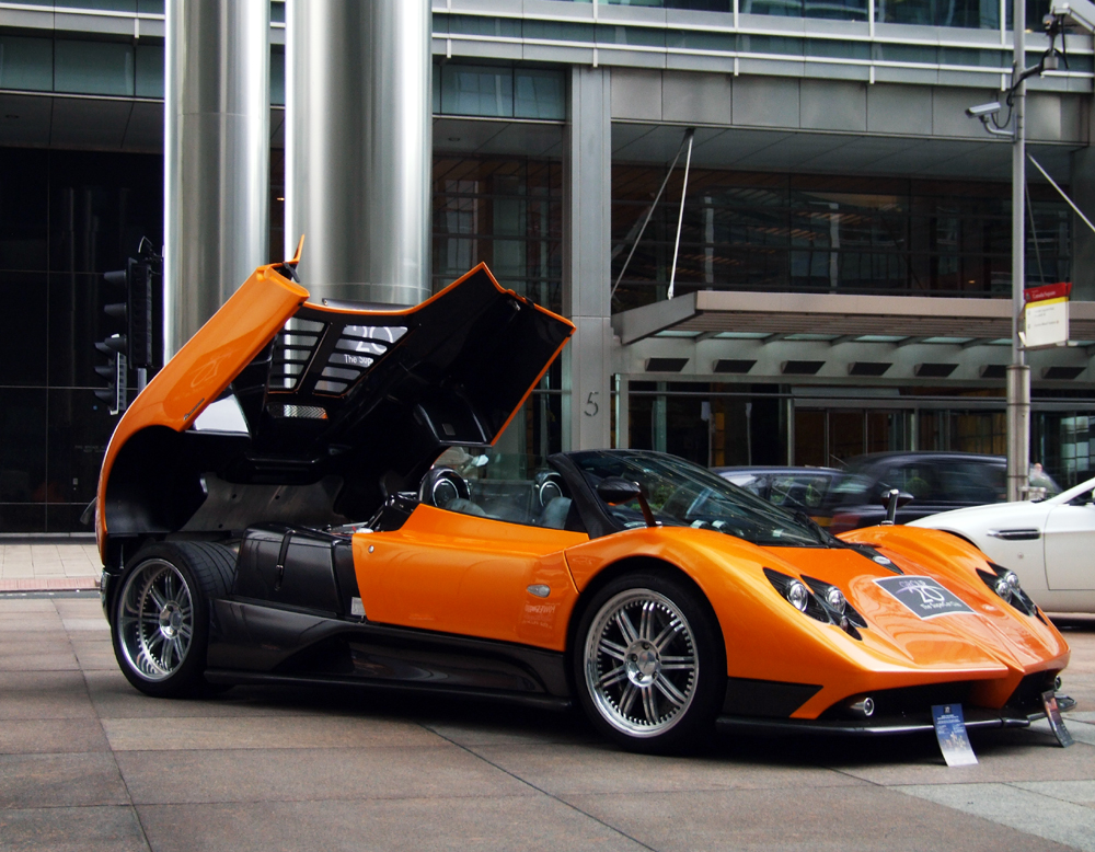 Orange_Pagani_Zonda_F_by_TVRfan.jpg