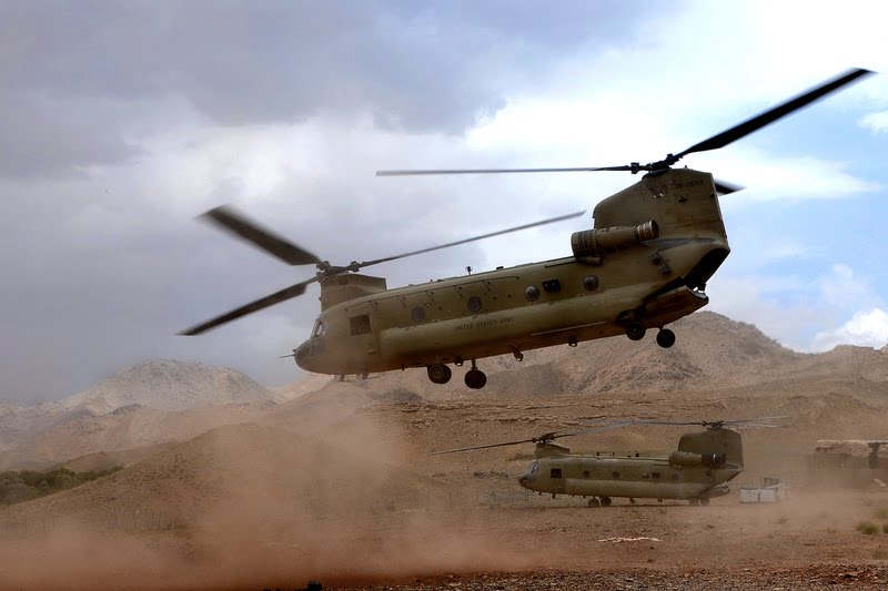 01+U.S.+Army+CH-47+Chinook+helicopter.jpg